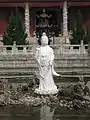 Guanyin du Temple Donglin&nbsp;(en). Sculpture moderne.