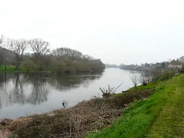 La Dordogne à Saint-Seurin-de Prats.