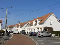 Des habitations groupées par six.