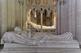 Gisants d'Hélène de Mecklembourg-Schwerin et de son époux dans la chapelle royale de Dreux.