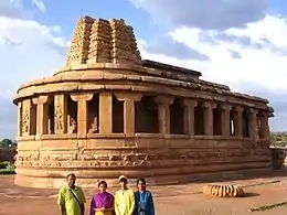 Temple de Durgaouvert à l'Est, Aihole, VIIe – VIIIe siècle. Karnataka.