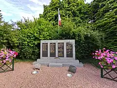 Monument aux morts, place de la mairie