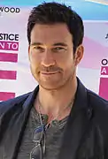 Dylan McDermott dans le rôle du Dr. Ben Harmon