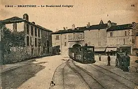 Locomotive bicabine en gare de Brantôme.