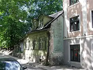 Eduarda Smiļģa iela 11