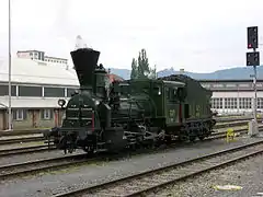 La locomotive Südbahn Classe 23 N°671, en service à la GKB&nbsp;(de), vue ici en 2008. Livrée en 1860, c'est la plus ancienne locomotive encore en service au monde.