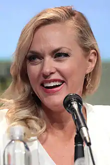 Elaine Hendrix interprète Ava.