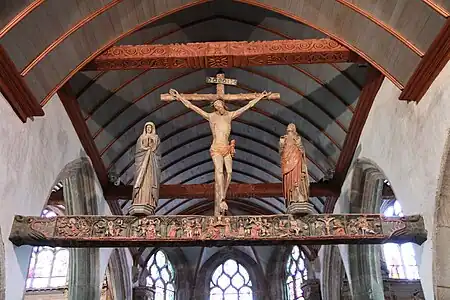 La Poutre de gloire séparant la nef du chœur (XVIe&nbsp;siècle).