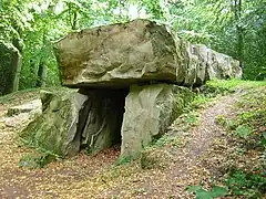 Le faux Dolmen.