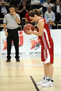 Image illustrative de l’article Esmeral Tunçluer