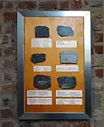 Vestiges des pierres tombales datées de 1522.