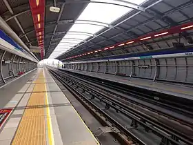 Une rame a la station.