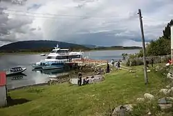 Vue d'Estancia Harberton, localité située à l'embouchure du río Lasifashaj.