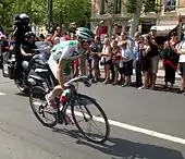 Photo d'un coureur cycliste.