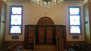 Intérieur de la synagogue.