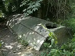 Ancien abri anti-aérien.