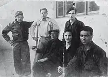 Félix Burguete, coiffé d’un béret, pendant la guerre d’Espagne.