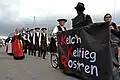 Défilé du Cercle celtique de Rostrenen (Kelc'h Keltieg Rostren) lors de la Fête des Brodeuses à Pont-L'Abbé.