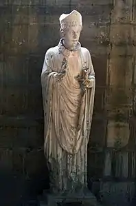 Statue du XIIIe&nbsp;siècle de l'église Saint-Germain-l'Auxerrois de Paris.