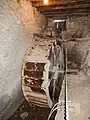 La roue du moulin à eau.