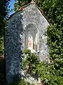 Niche d'un oratoire dédié à Marie.