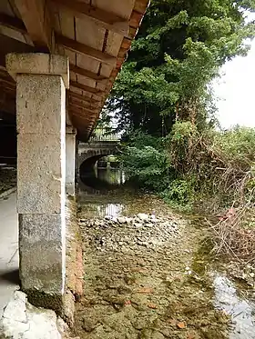 Le lavoir des Mottes des Églises, et le Padôme