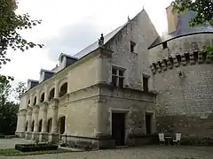 Vue latérale de la façade