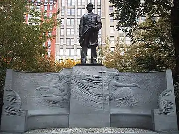 Monument à David Farragut&nbsp;(en) (1881), New York, Madison Square Park.