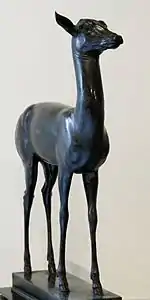 Daim. Bronze, Taille naturelle. Deux daims se trouvaient dans le parc avec Pan et la chèvre.