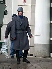 Acteur dans un uniforme de la MO lors du tournage du film Jeudi noir en 2011.