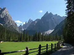 La Croda dei Toni et la Cima Una entourent le val Fiscalina.