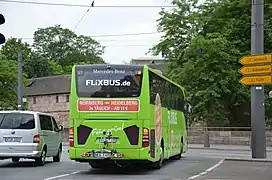 Arrière d'un Mercedes-Benz Tourismo à Nuremberg, en Allemagne.