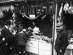 1914, boulevard Richard-Lenoir.