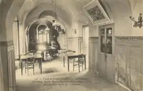 Vue de l'intérieur de l'ancienne église transformée en restaurant