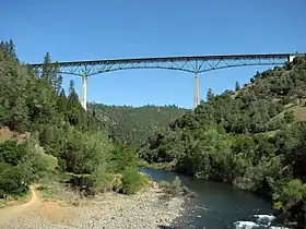 Pont de Foresthill,depuis le canyon de l'American River le 27 avril 2008.