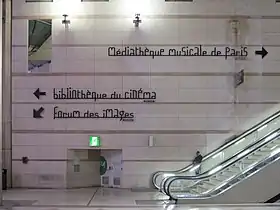 Indication au Forum de Halles, Paris (2014)