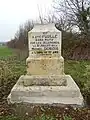 La stèle érigée en souvenir de Michel Dubois.