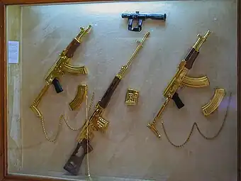 Kalachnikov en or massif