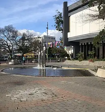 L'emplacement vide après son déboulonnage en juin 2020.