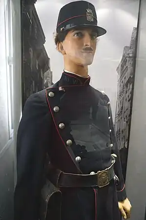 costume de gardien de la paix (1873-1894).