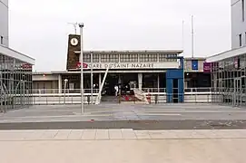 Entrée des piétons.