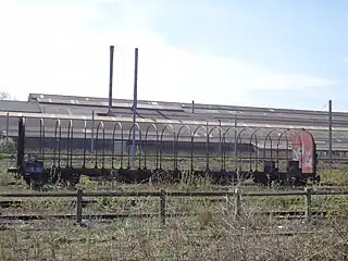 Carcasse d'un wagon.