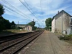 Quai autrefois desservi par les trains à destination de Châteauroux.