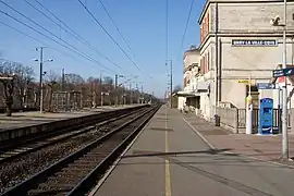 Vue des quais, en direction de Creil.