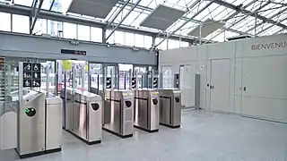 Intérieur de la gare.