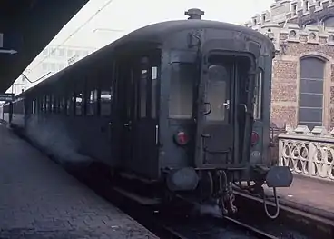 Voiture K2 en gare de Gand-Saint-Pierre.