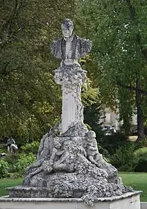 Monument à Pierre de Ronsard (1924), Tours, jardin des Prébendes.