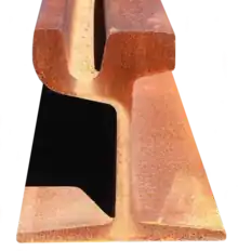 Image d'un rail moderne de tramway, type Broca