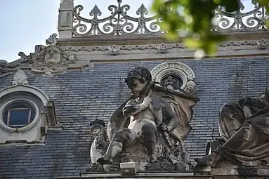 Génie du Commerce, Lyon, palais de la Bourse, façade nord.