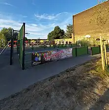 Entrée de la guinguette de La Madeleine.